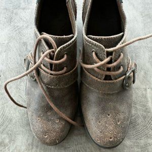 Bass Brown shoe with small heel- Size 7